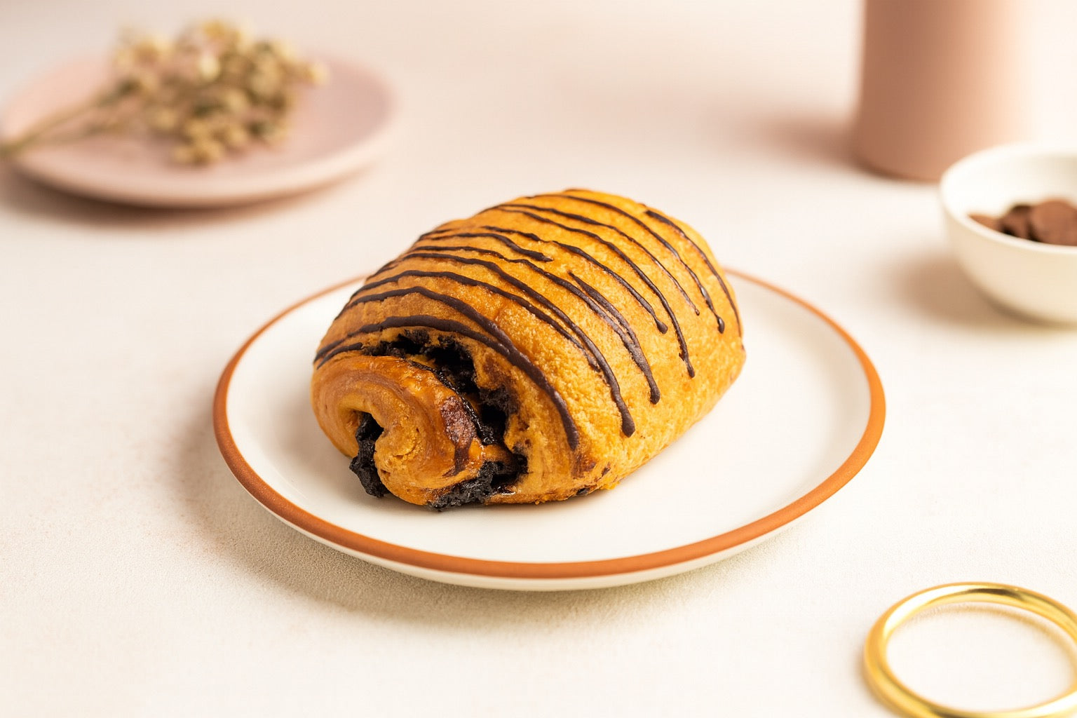 CHOCOLATE CROISSANT (1 PC)